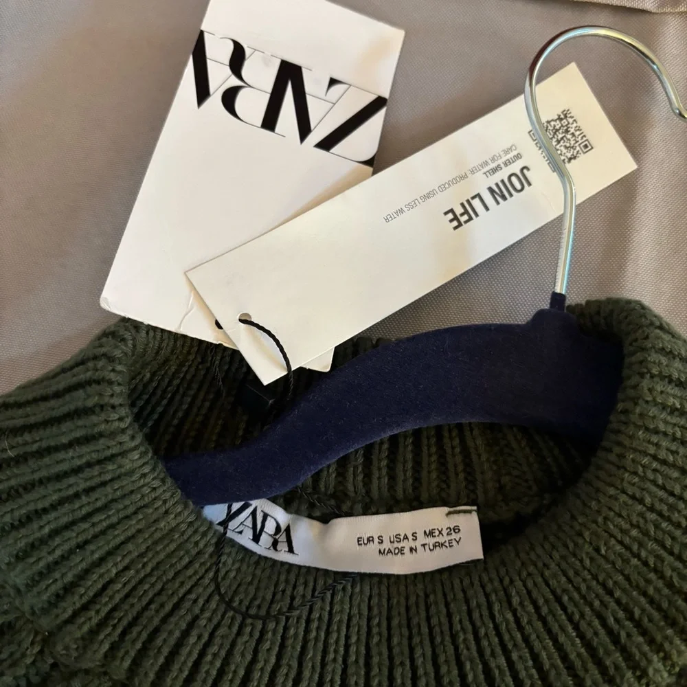 Zara Raglan Sleeve Cropped Dark Army/Olive Green Knit Sweater Size S NWT - Picture 2 of 4